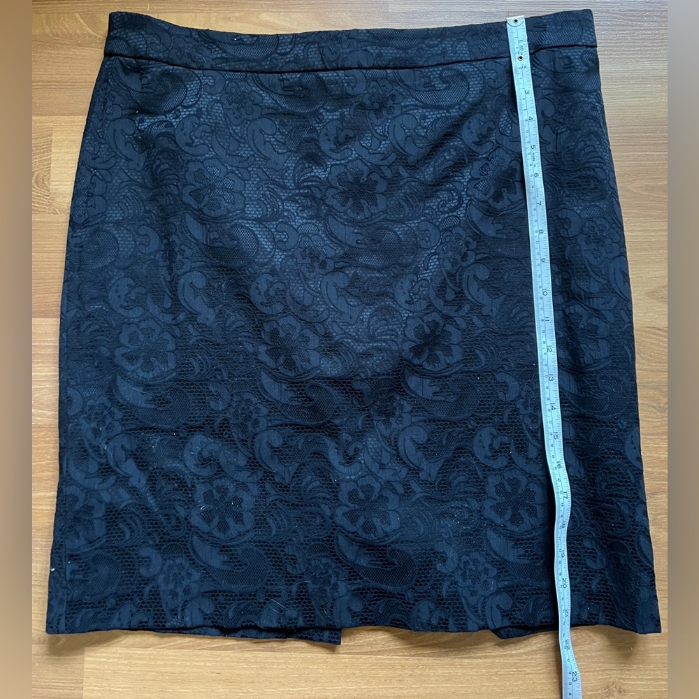 Reitmans lace textured skirt